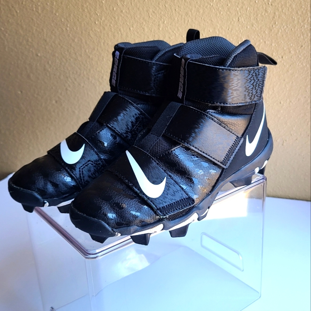 Nike Force Savage 2 Shark Youth Football Cleats size 4.5Y